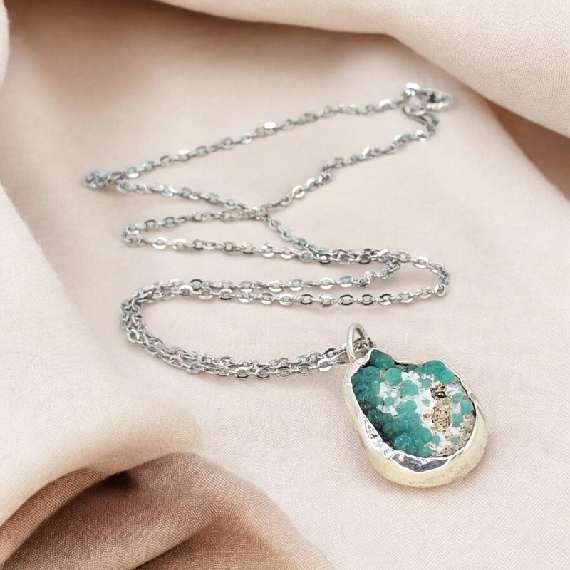 SINE00021_Green_Shadow_AmeTerre