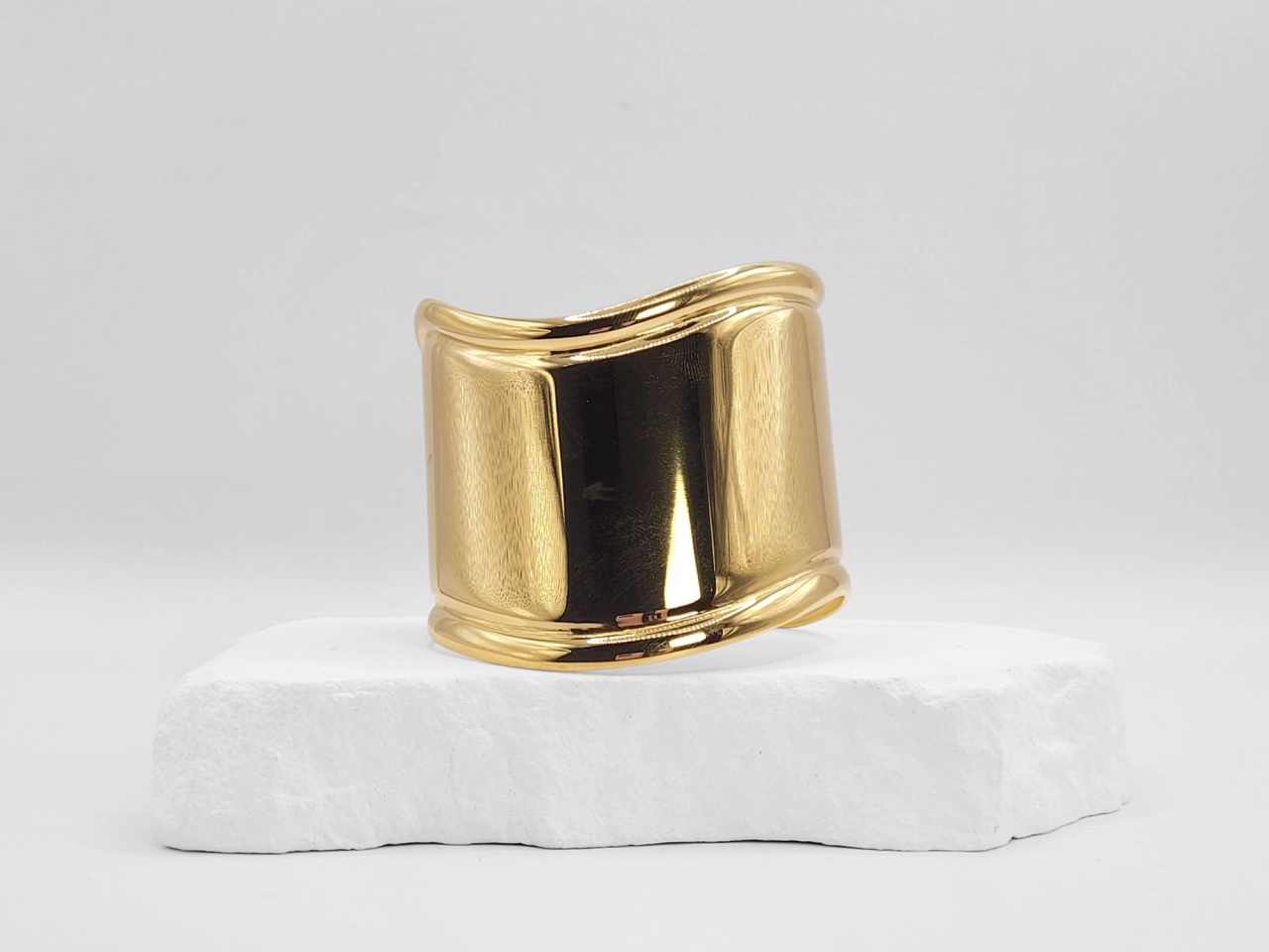 Stainless gold bracelet