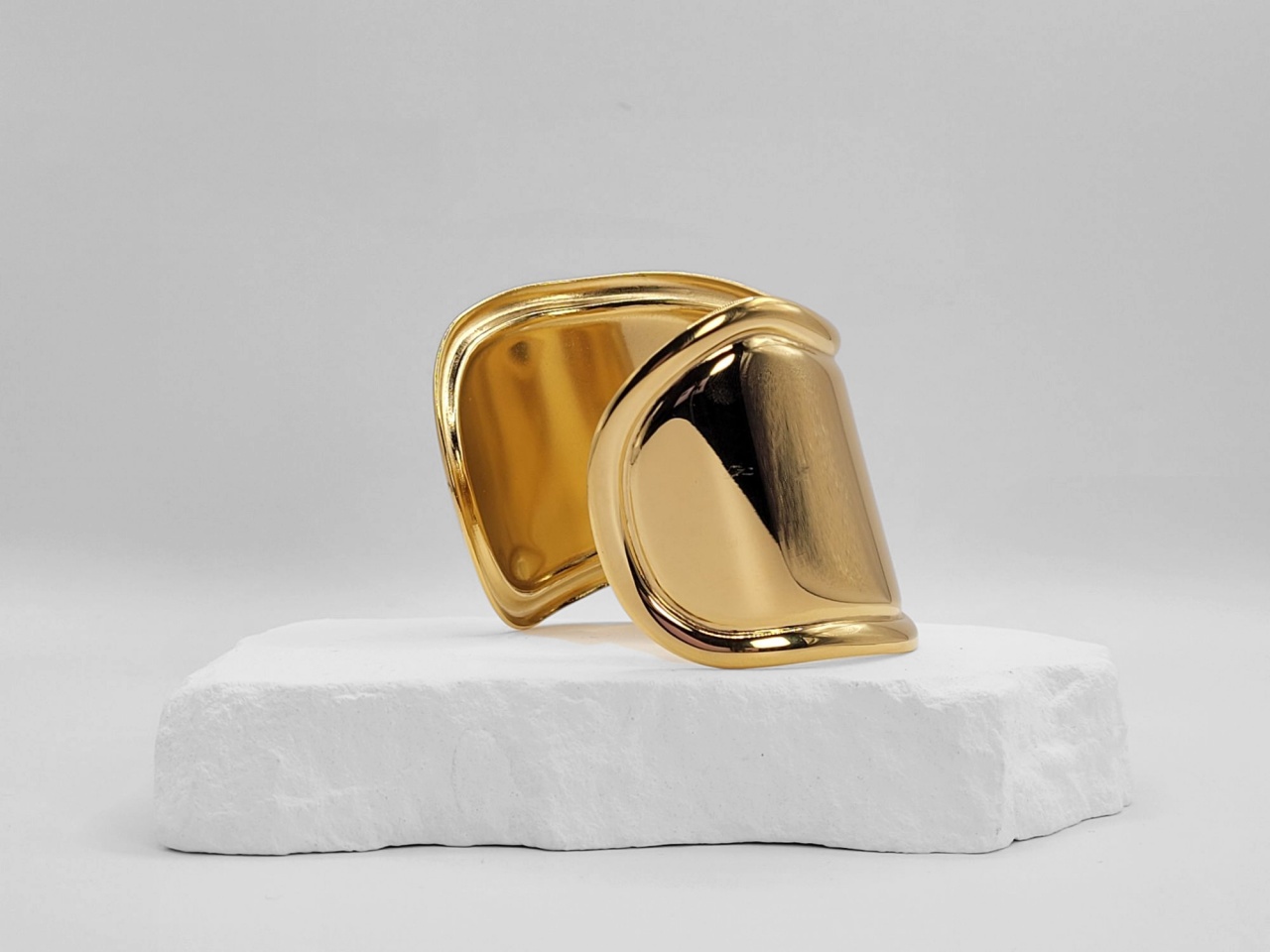 Stainless gold bracelet