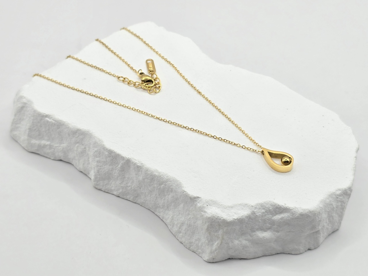 Stainless gold necklace