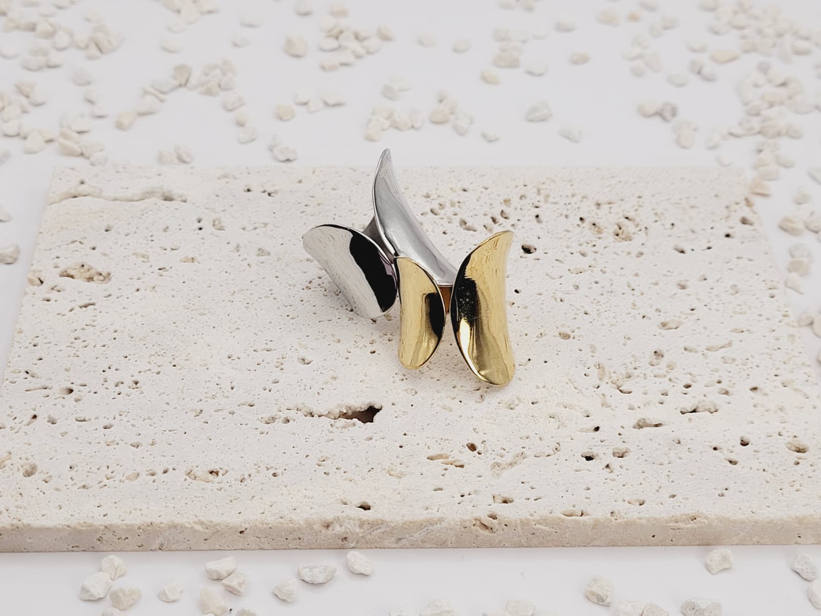 STRI00002-Noctis-Gold-AmeTerre