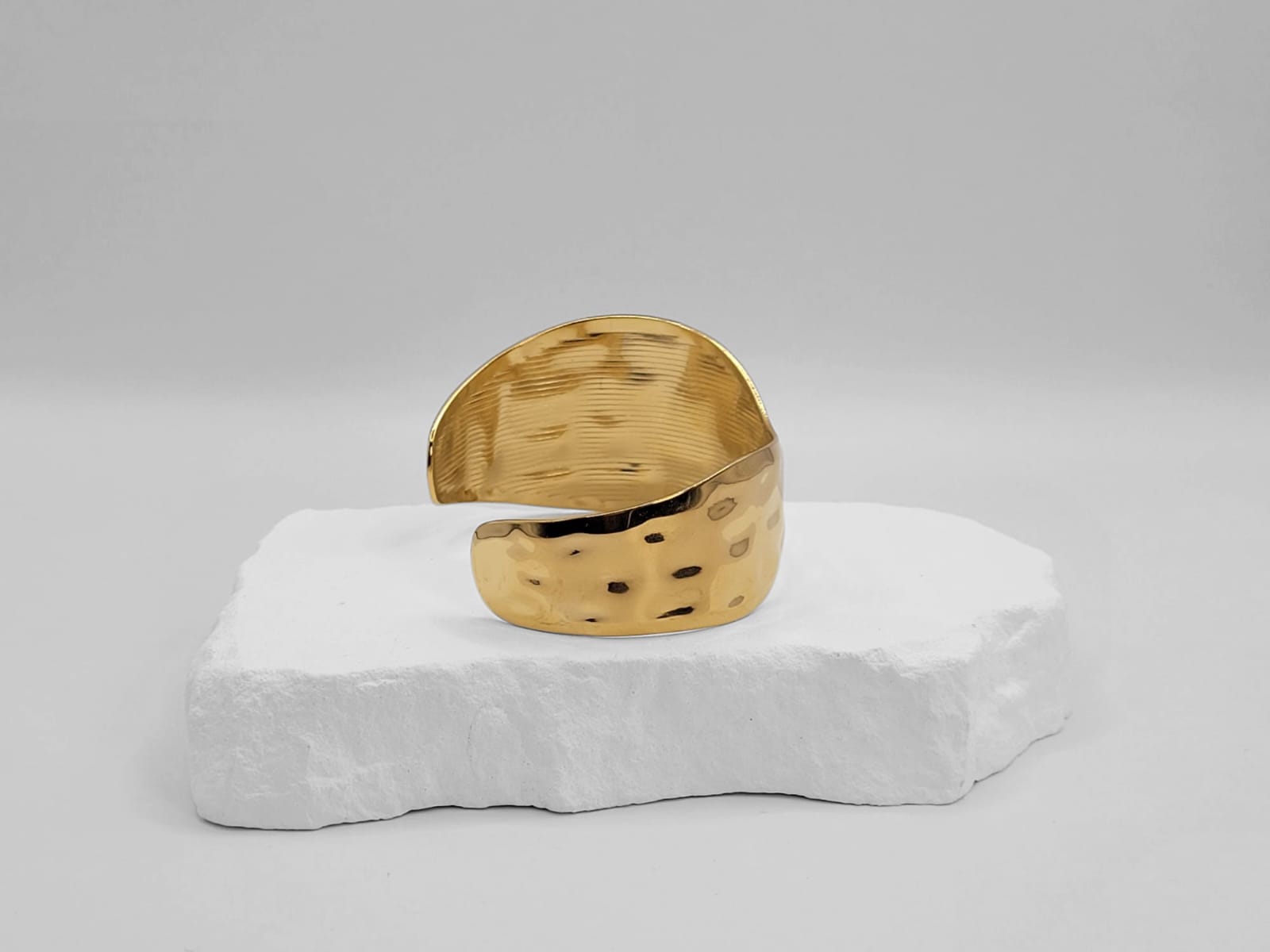 STBR00018-Astraea-Gold-AmeTerre