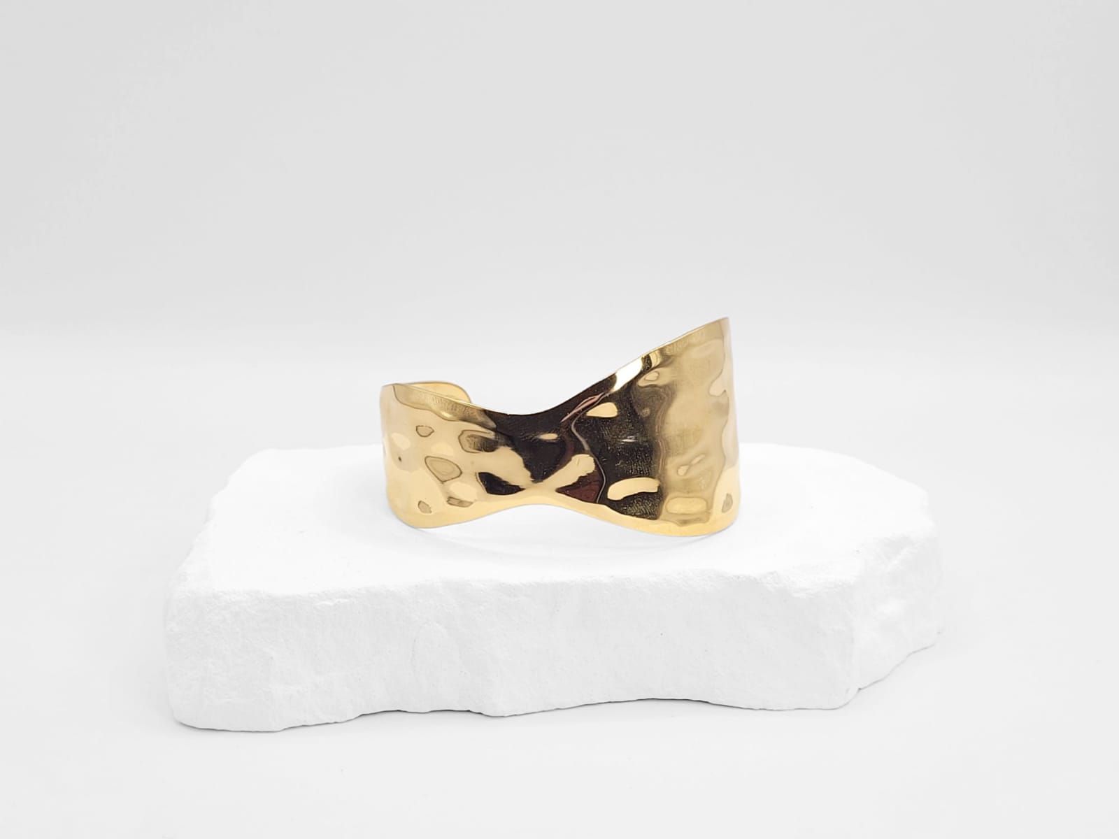 STBR00018-Astraea-Gold-AmeTerre