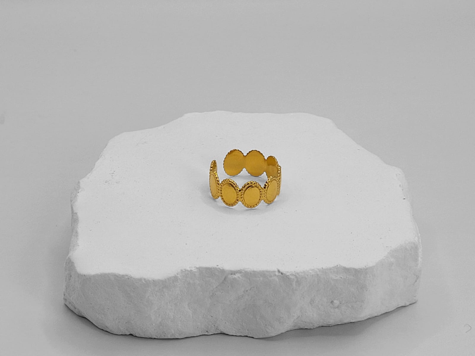 STRI00010-Primora-Gold-AmeTerre