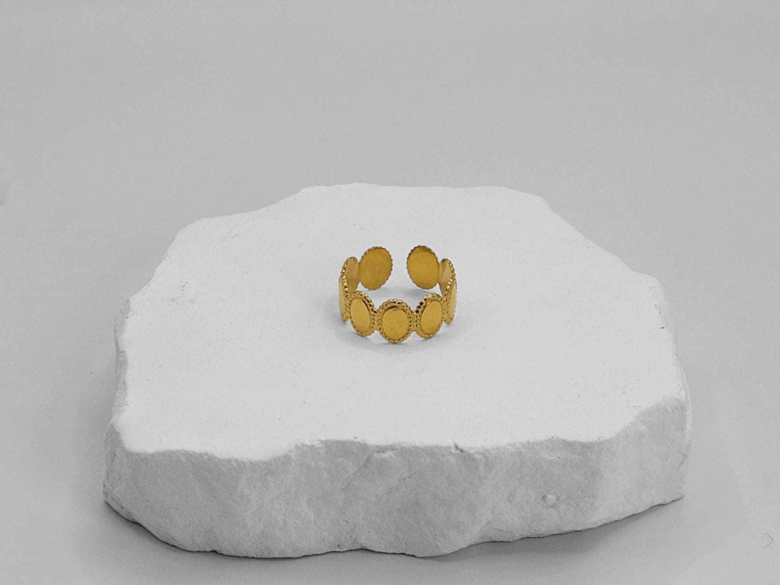 STRI00010-Primora-Gold-AmeTerre